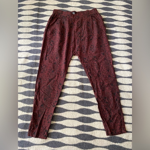 BDG Batik Print Burgundy and Black Harem Pant Size XS - Picture 4 of 16